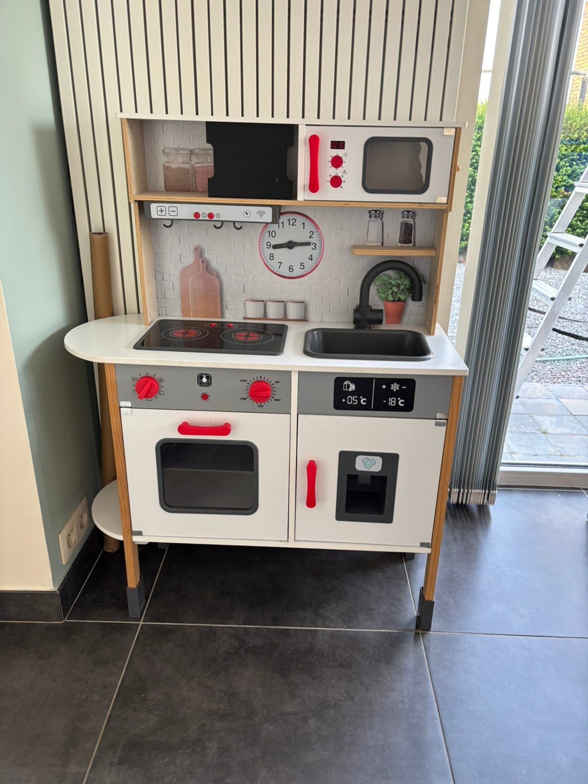 Kinderkeuken met bijhorende speelgoed, Ophalen, Zo goed als nieuw