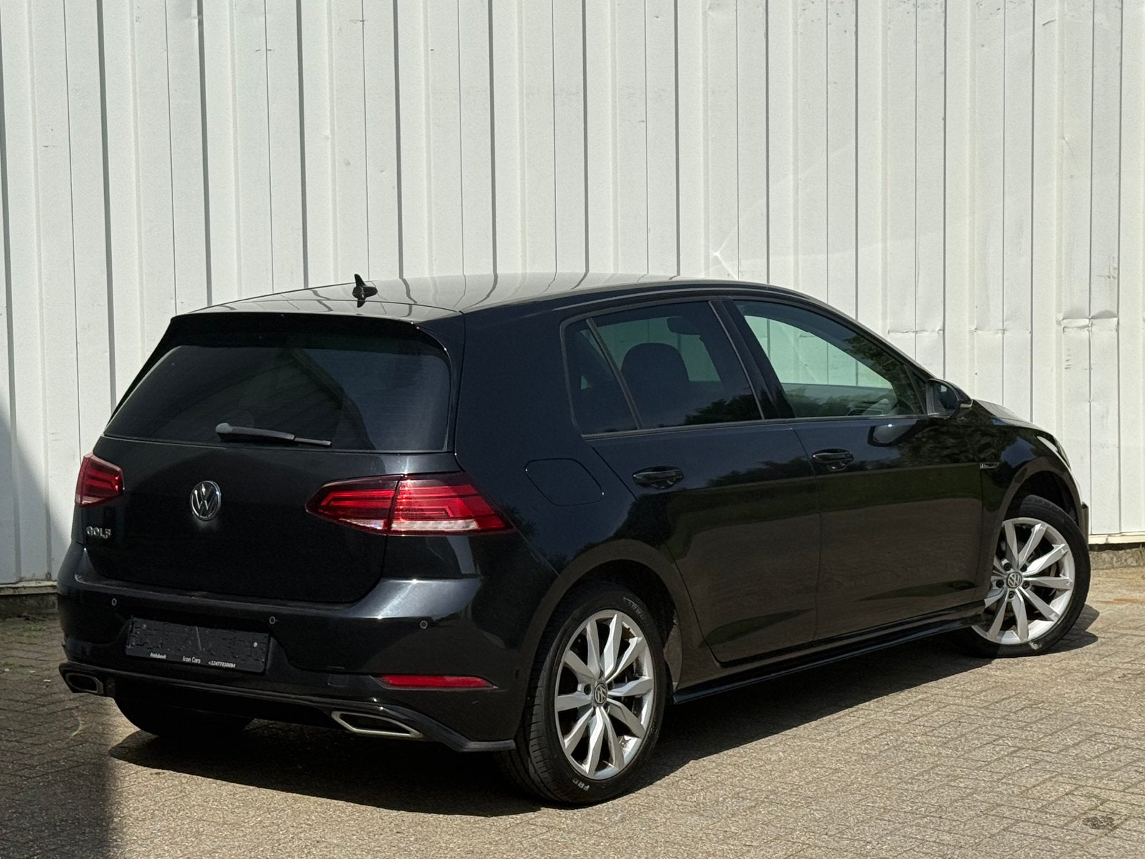 - Volkswagen Golf 7 - 1.0TFSI - BJ 2020 - 155.000KM - R Line, Auto's, Voorwielaandrijving, Stof, Zwart, Bedrijf