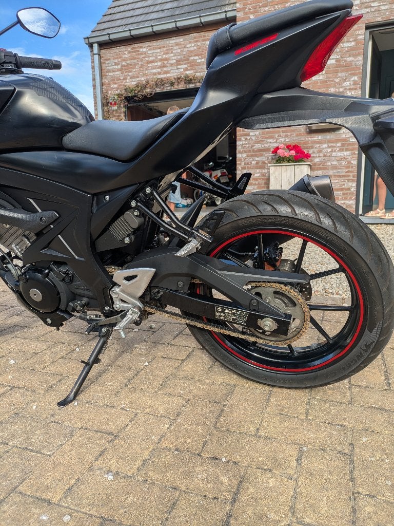Moto Suzuki gsxs 125, Entreprise, Occasion, 125 cm³, Éclairage LED