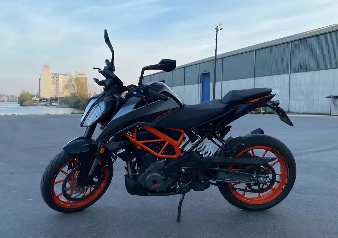 KTM 390 DUKE, 3500 km !!, Particulier, Neuf