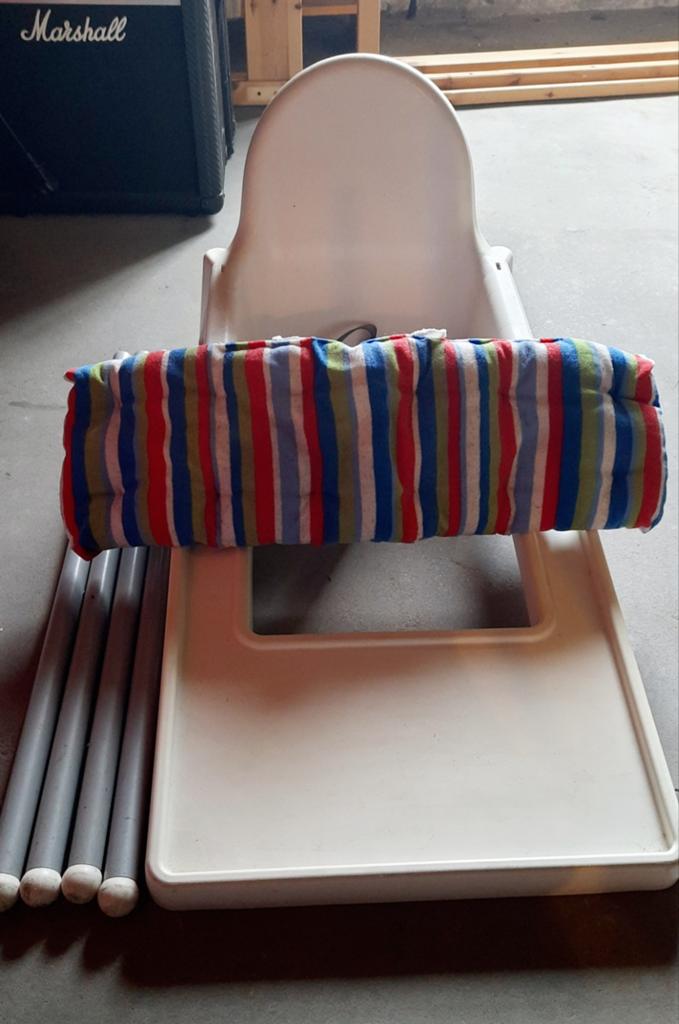 Ikea kinderstoel met verkleinkussen, Kinderen en Baby's, Ophalen