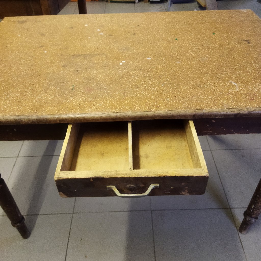 Tafel in hout, Enlèvement, Utilisé