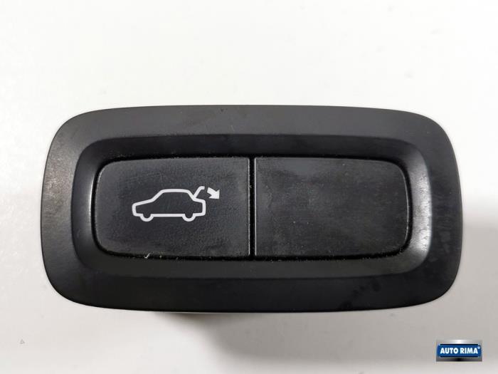 Schakelaar achterklep van een Volvo XC60, Gebruikt, -, -, Ophalen of Verzenden