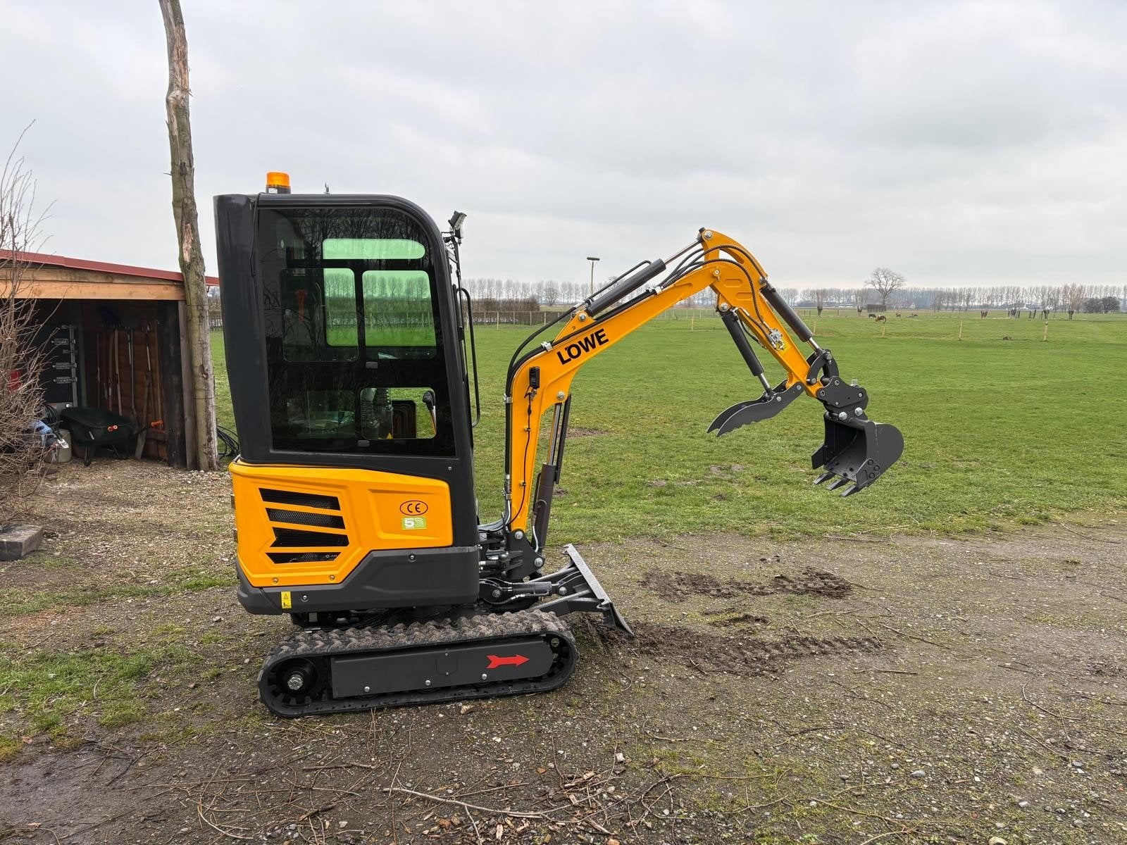 LOWE minigraver 2 ton, Zakelijke goederen, Ophalen