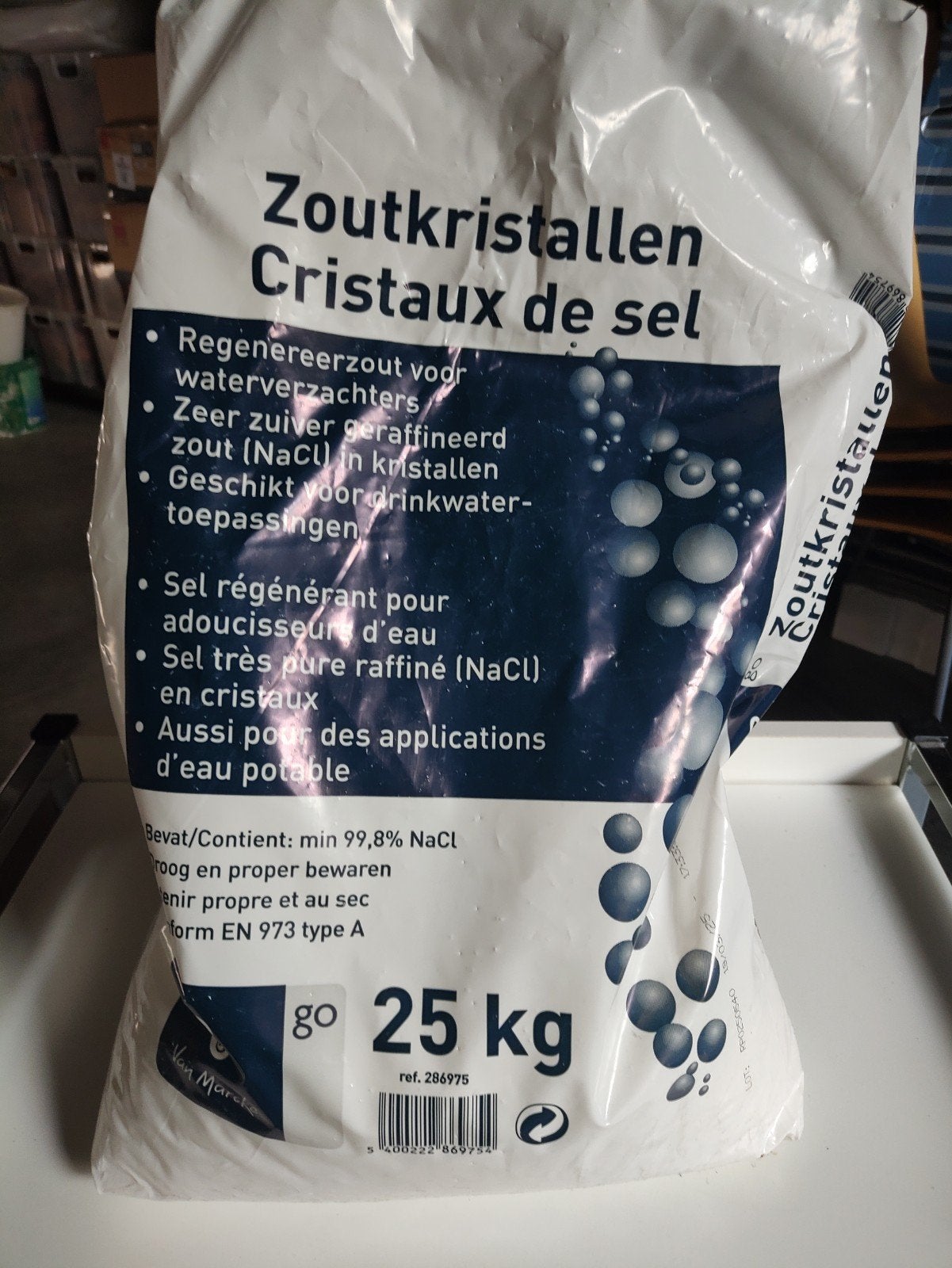 2 zakken zoutkristallen voor waterontharder, Ophalen