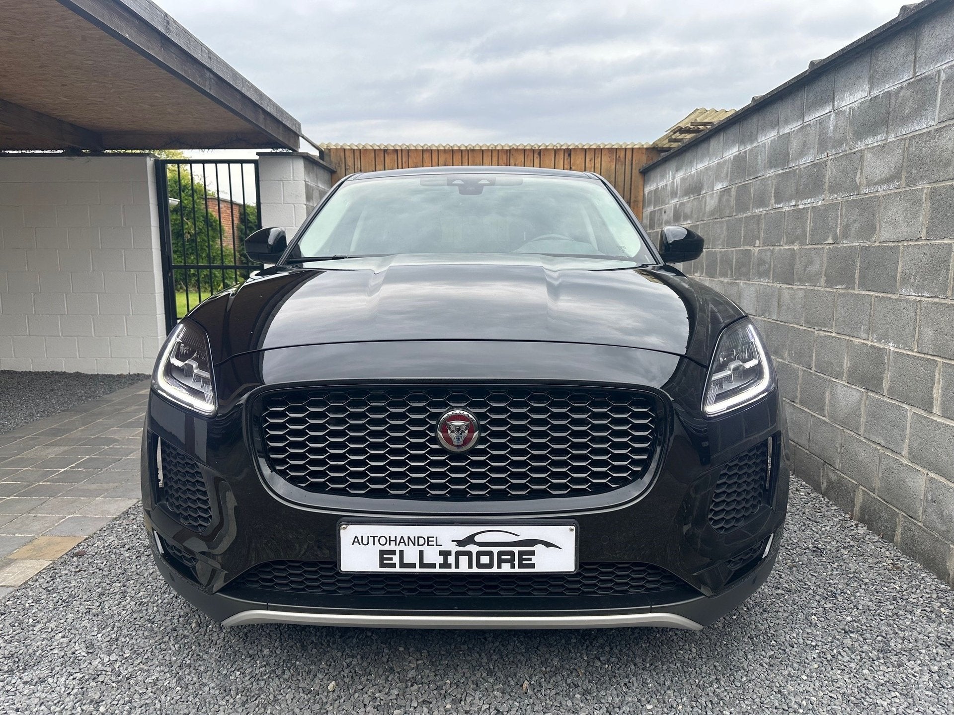Jaguar E-Pace P200 AWD Aut. S Pano Led Navi Leder ACC Lineas, Auto's, Automaat, Gebruikt, 4 cilinders, Zwart