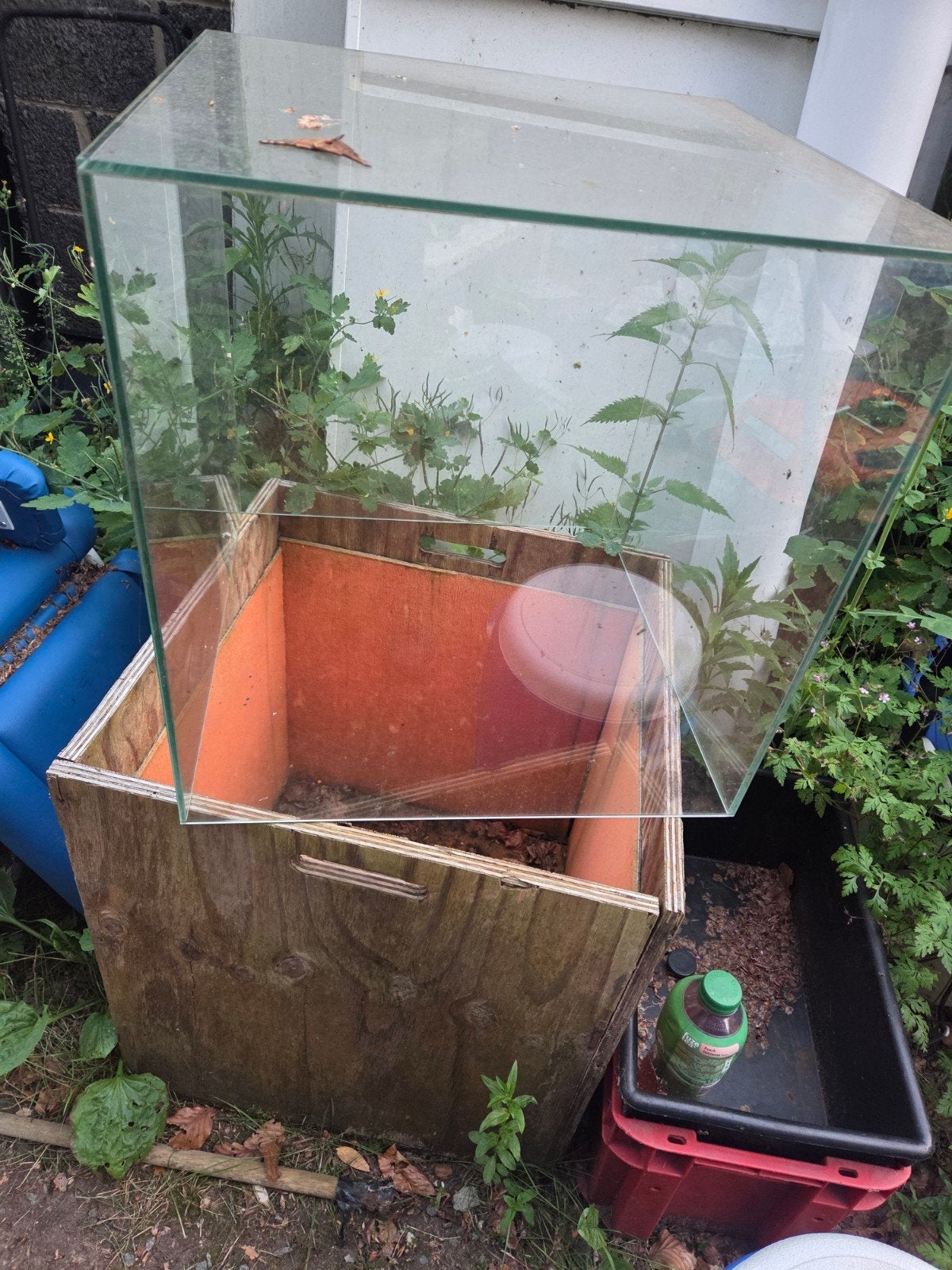 Kubus vitrine kast, Ophalen
