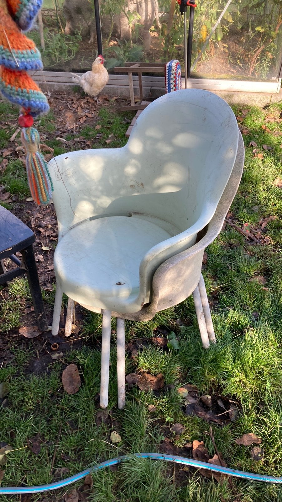 Oude stoelen, Enlèvement, Utilisé