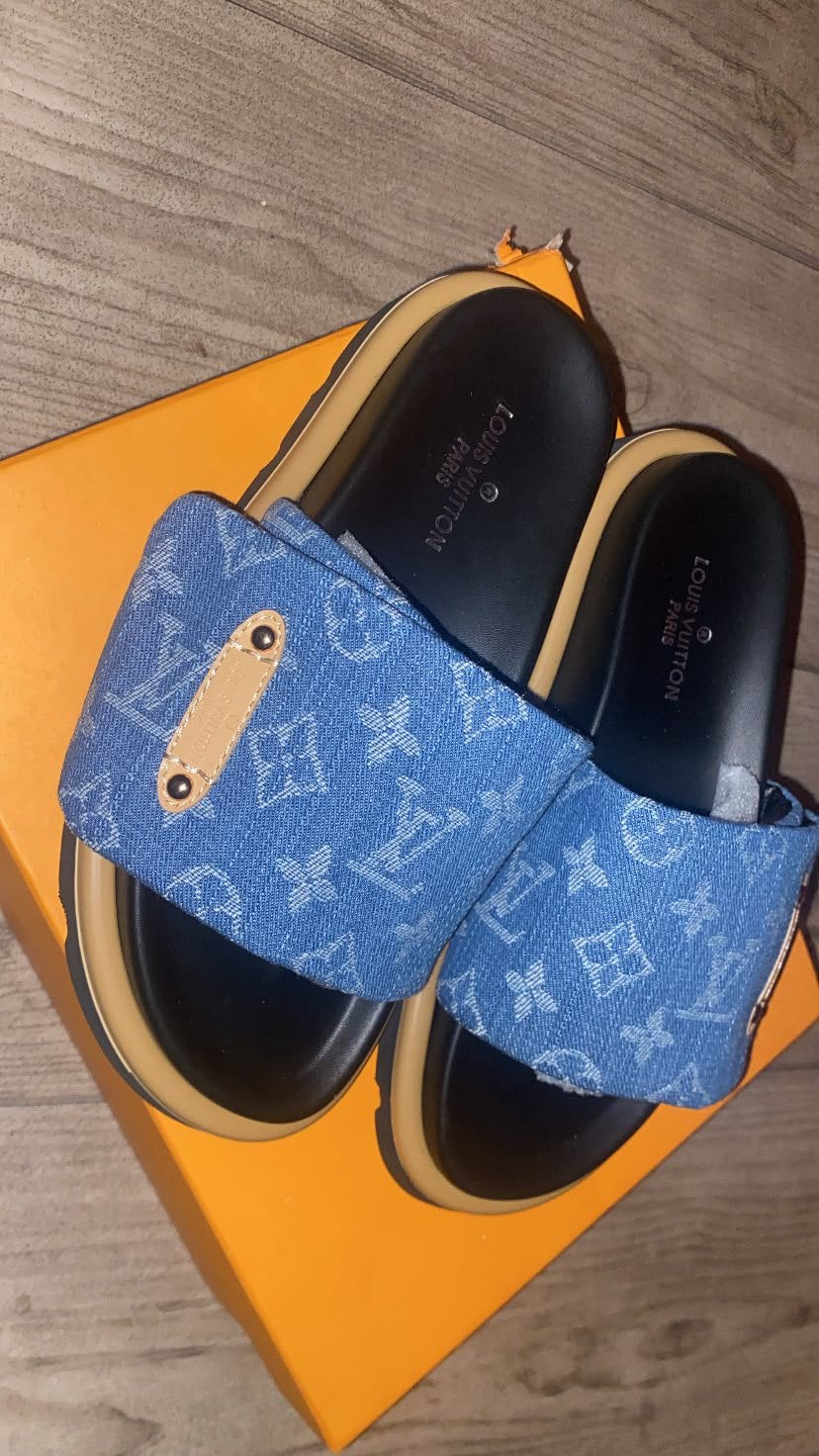 Blauwe sandalen/slippers, Slippers, Blauw, Ophalen of Verzenden, Zo goed als nieuw