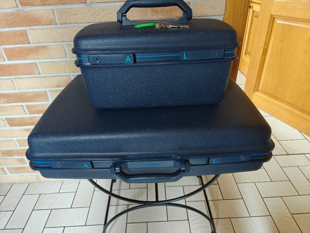 Valise et beauty case samsonite, Plastique dur, Comme neuf, Enlèvement, Clé