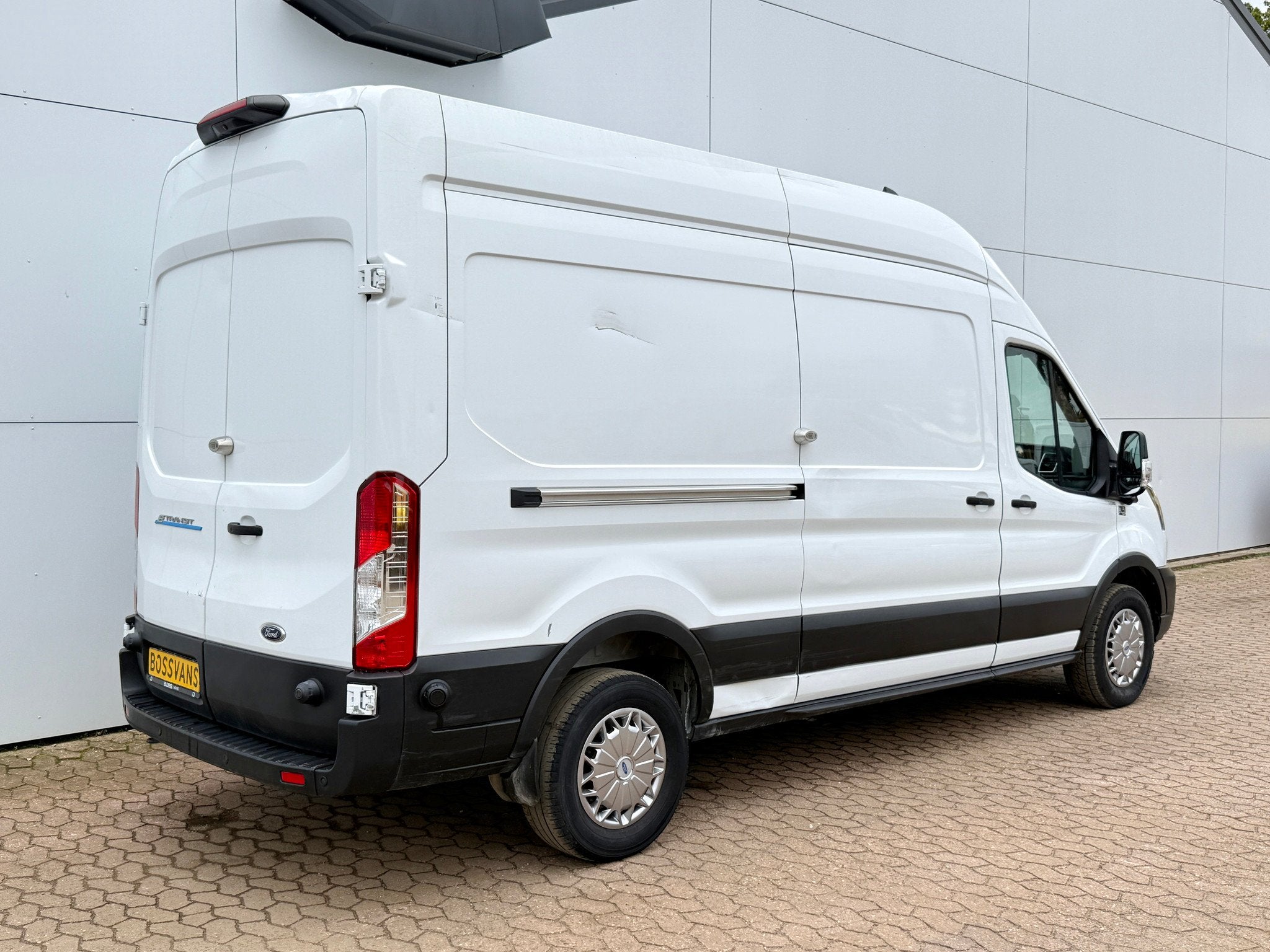 Ford e-Transit 68kWh 184PK L3H3 317km WLTP 96,8% (SOH) BEV S, 0 cilinders, Gebruikt, 135 kW, Wit
