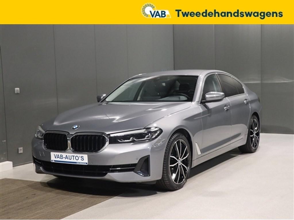 BMW 520   I BERLINE MHEV, Argent ou Gris, 4 portes, Entreprise, Noir