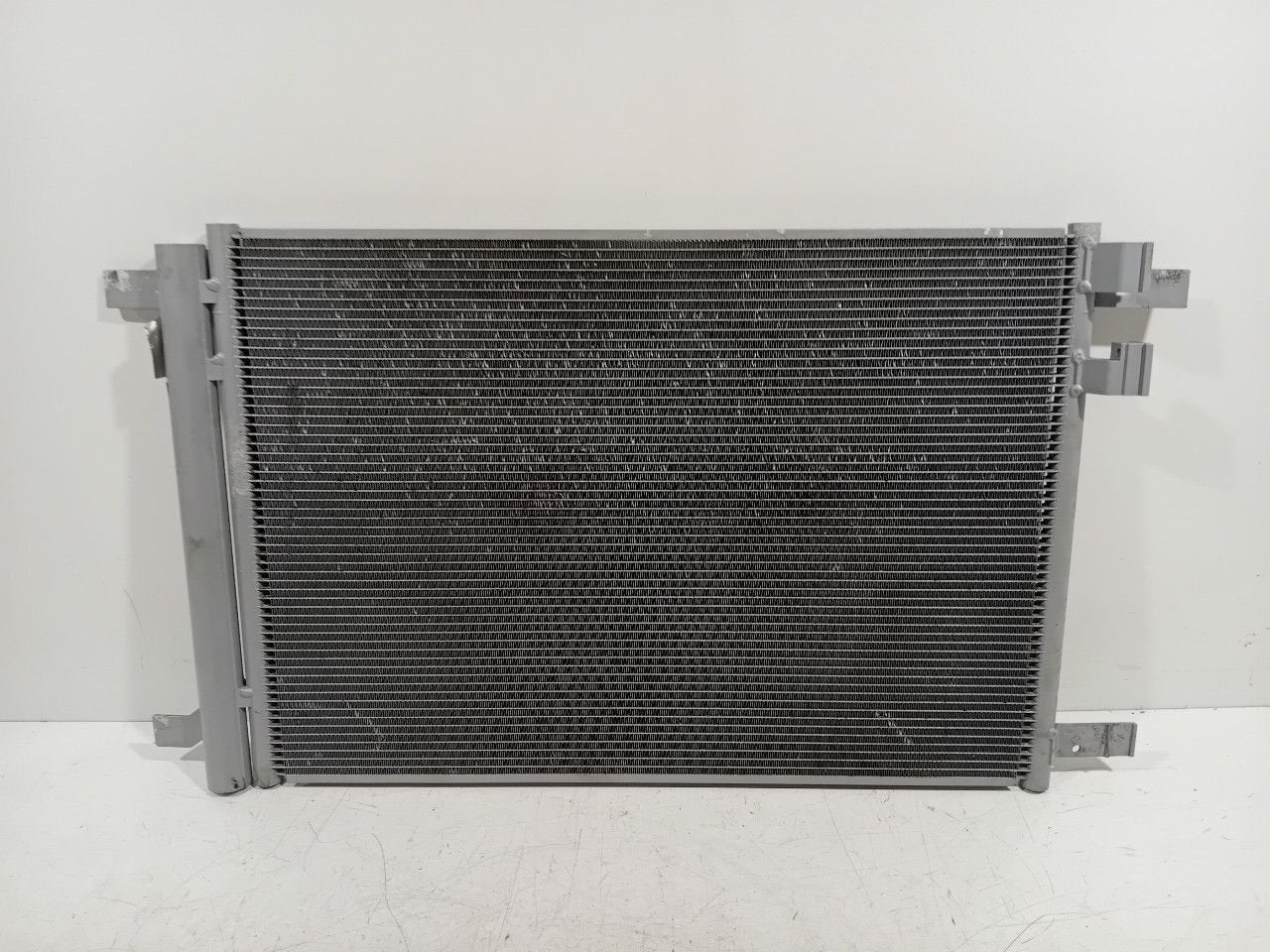 Airco radiateur Volkswagen Golf, Onderdelen@venauto.nl, Van der Ven Autorecycling B.V., Ettenseweg 76, 4706 PB Roosendaal, The Netherlands