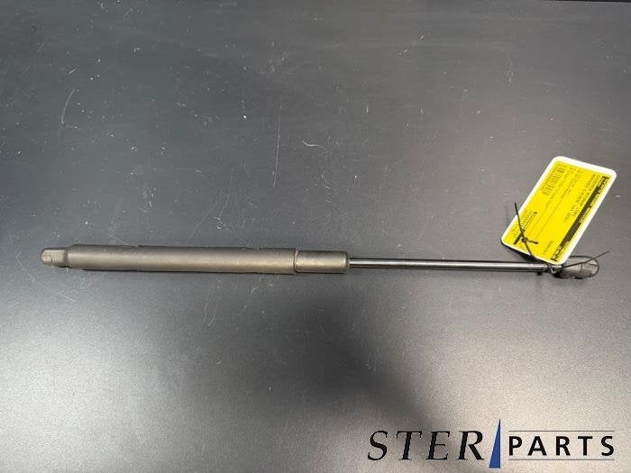 Amortisseur capot moteur gauche d'un Mercedes C-Klasse, 3 mois de garantie, Utilisé, -, -