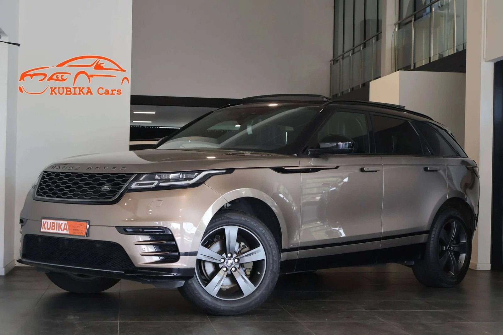 Land Rover Range Rover Velar Velar 2.0 TD4 R-Dynamic S Pano, Auto's, Land Rover, Automaat, 4 cilinders, Range Rover Velar, Beige