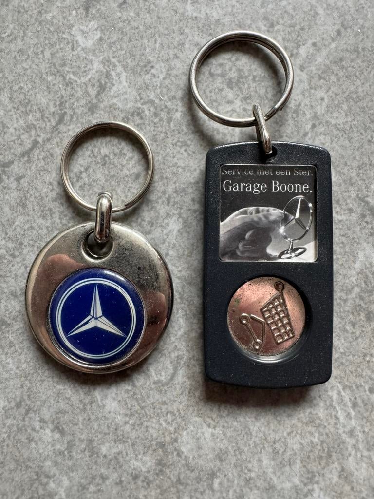 2 Mercedes benz sleutelhangers, Verzamelen, Ophalen of Verzenden, Zo goed als nieuw