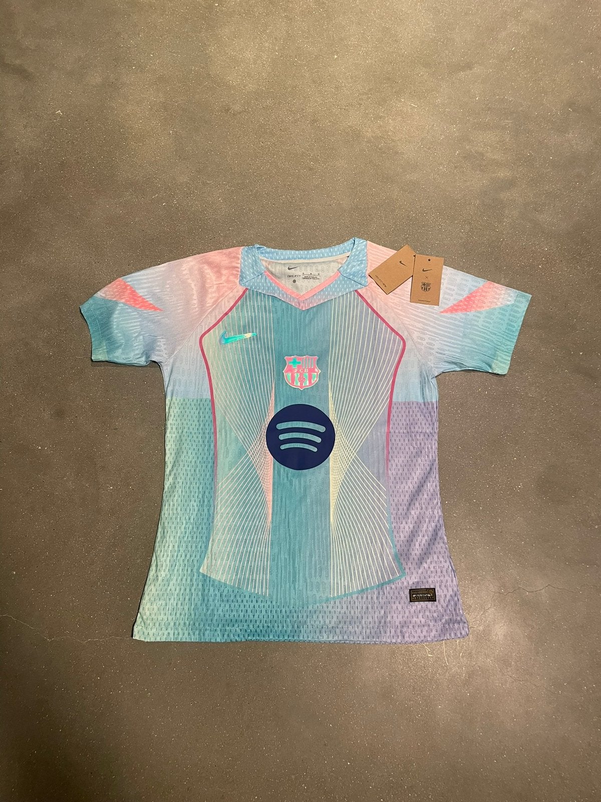 Fc Barcelona jersey truitje nike, Sport en Fitness, Voetbal, Maat M, Verzenden, Nieuw, Shirt