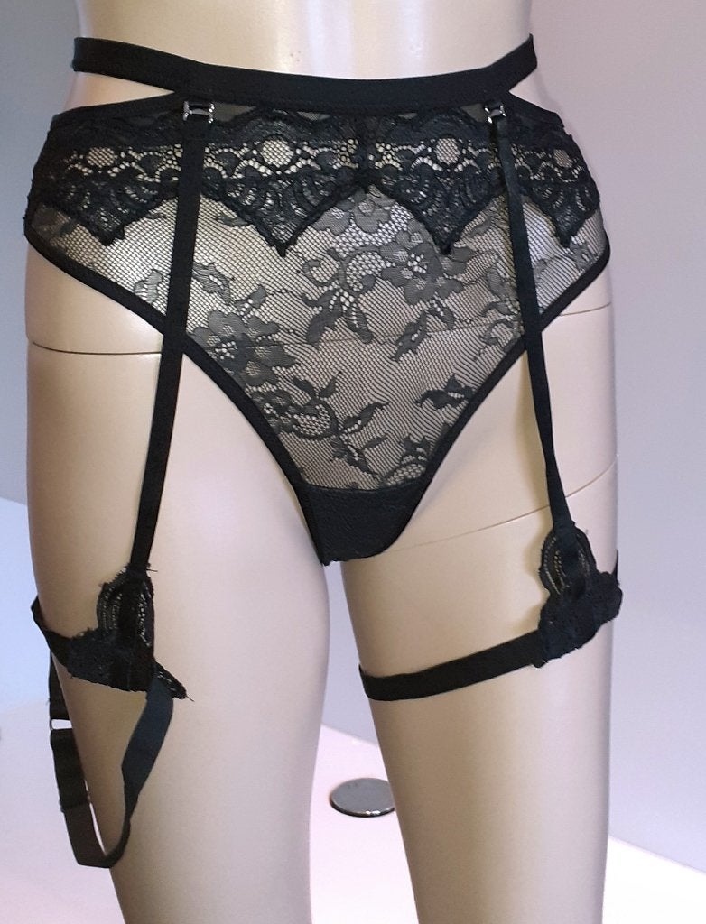 String met bandjes zwart kant Sienna Hunkemoller XS, Ophalen of Verzenden, Zwart, String