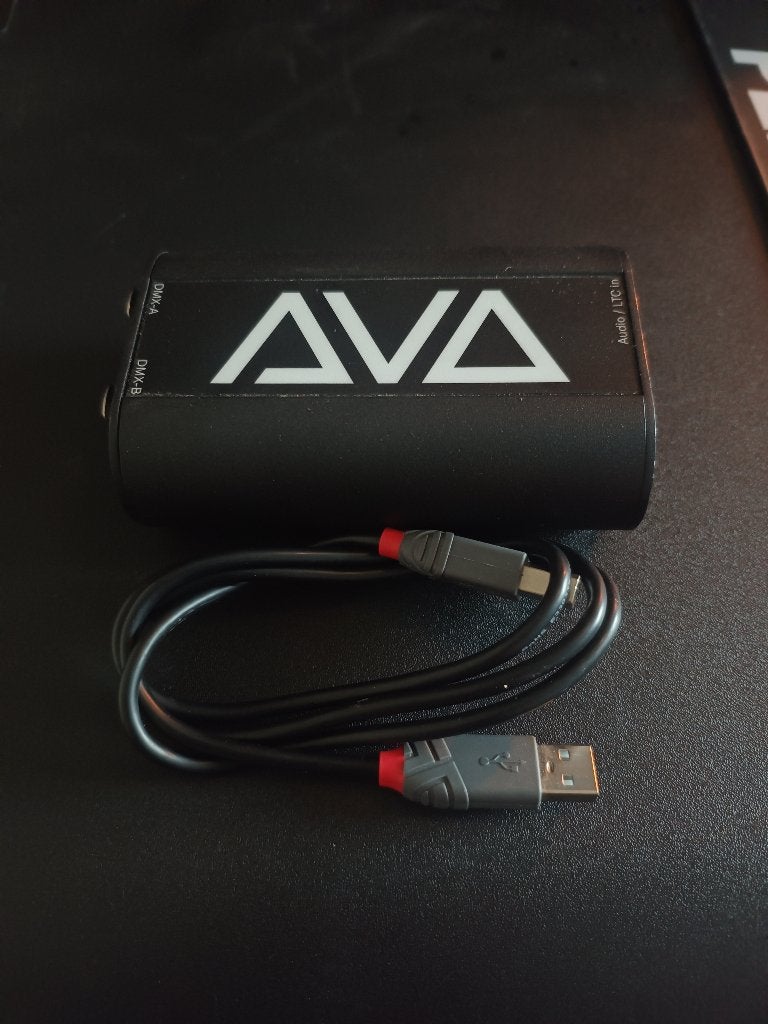 Avolites T2 USB > DMX Dongel (2 beschikbaar), Musique & Instruments, Enlèvement ou Envoi, Comme neuf, Autres types, Commande sonore