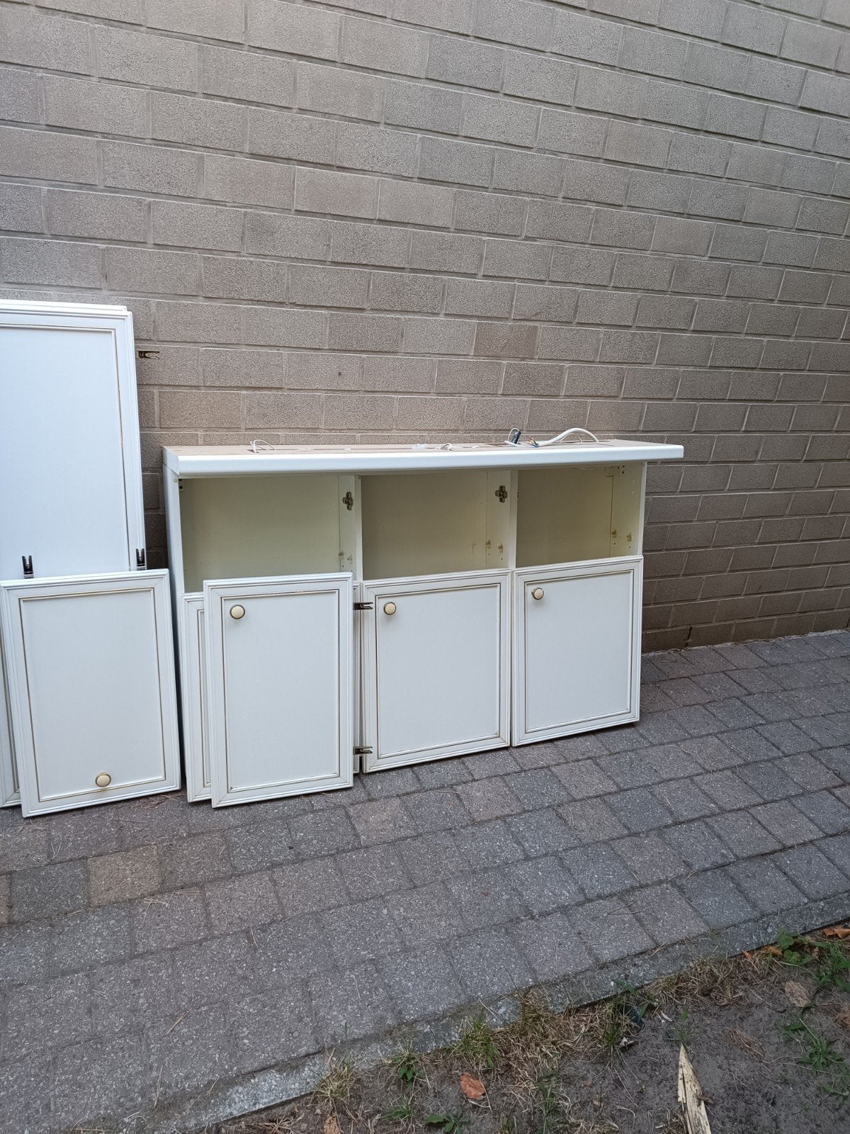Gratis Dubbele badkamer lavabo en spiegel kast, Huis en Inrichting, Badkamer | Badkamermeubels, Ophalen, Gebruikt, Spiegelkast