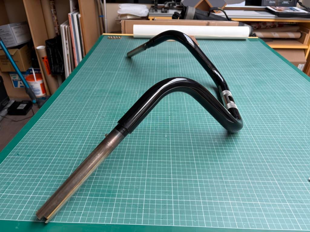 Zwart stuur, Motoren, Ophalen