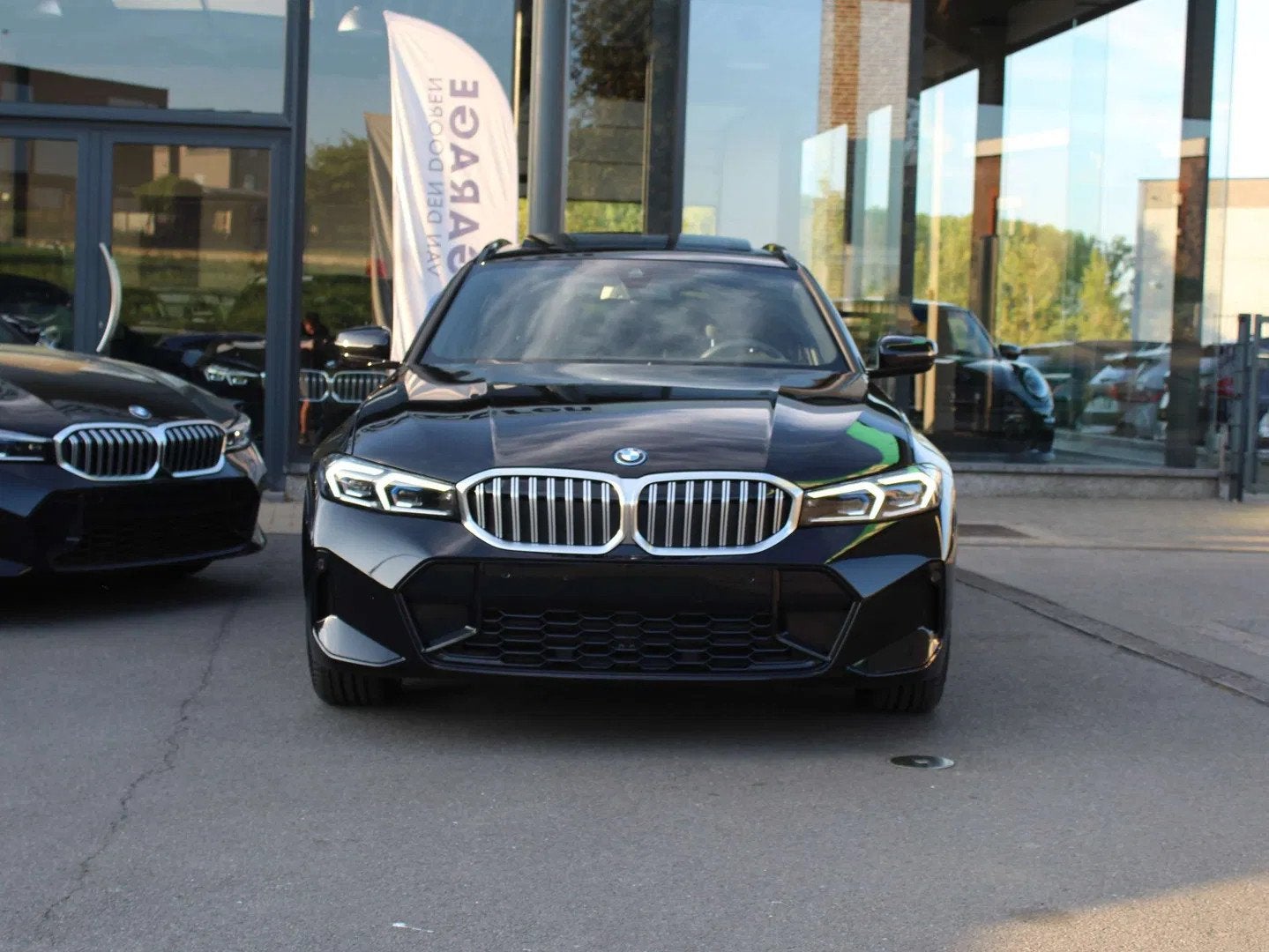 BMW 3 Serie 320 e Touring M Sport / PANO / HUD / CAM / BLIND, Automaat, Gebruikt, Zwart, Bedrijf