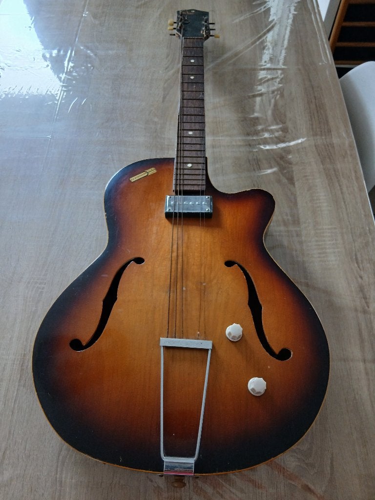 Ancienne guitare a restauré, Musique & Instruments, Amplis | Basse & Guitare, Enlèvement, Utilisé, Guitare