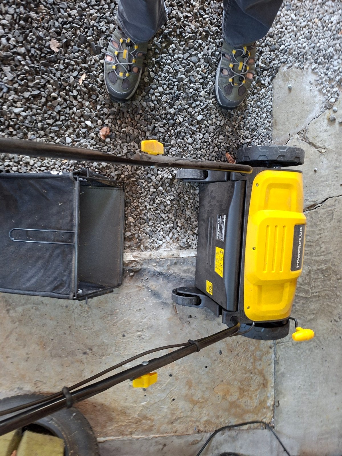 Verticuteermachiene powerplus, Ophalen