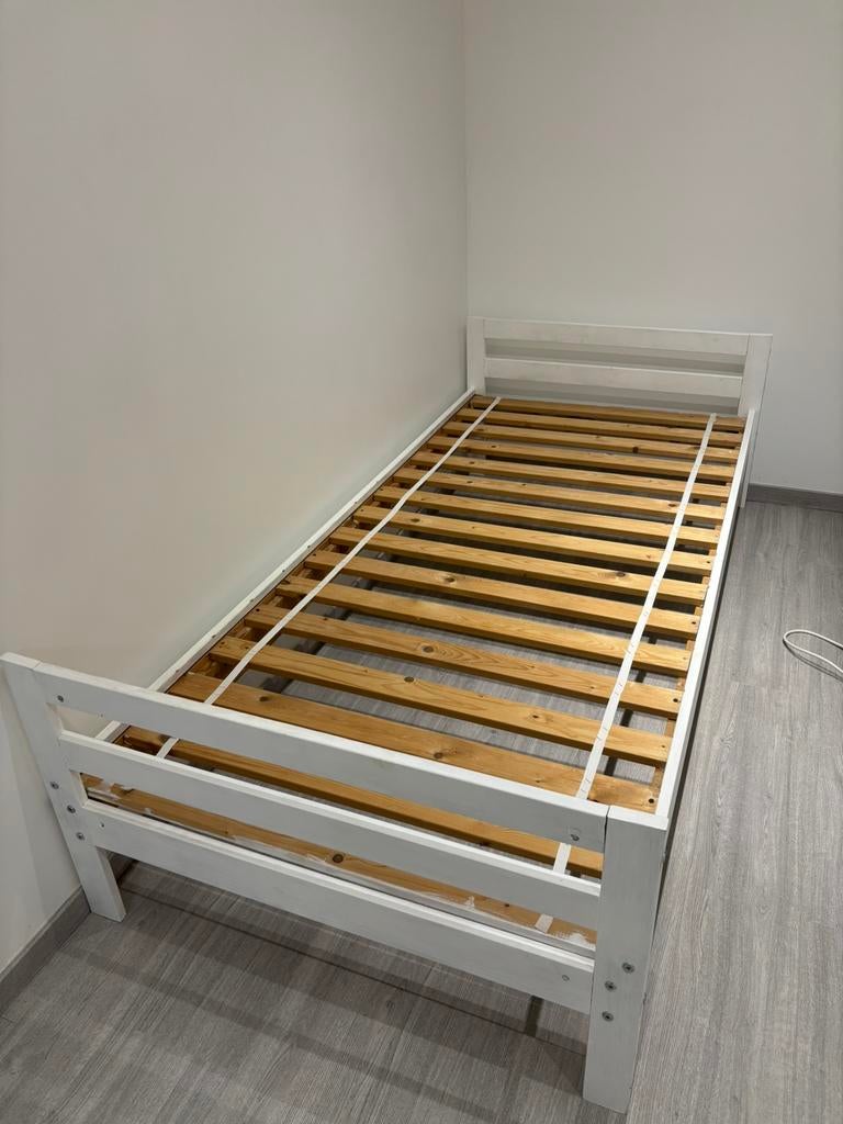 Witte Bedframe 90 x 200, Huis en Inrichting, Slaapkamer | Bedden, Ophalen, 90 cm, Eenpersoons, Wit