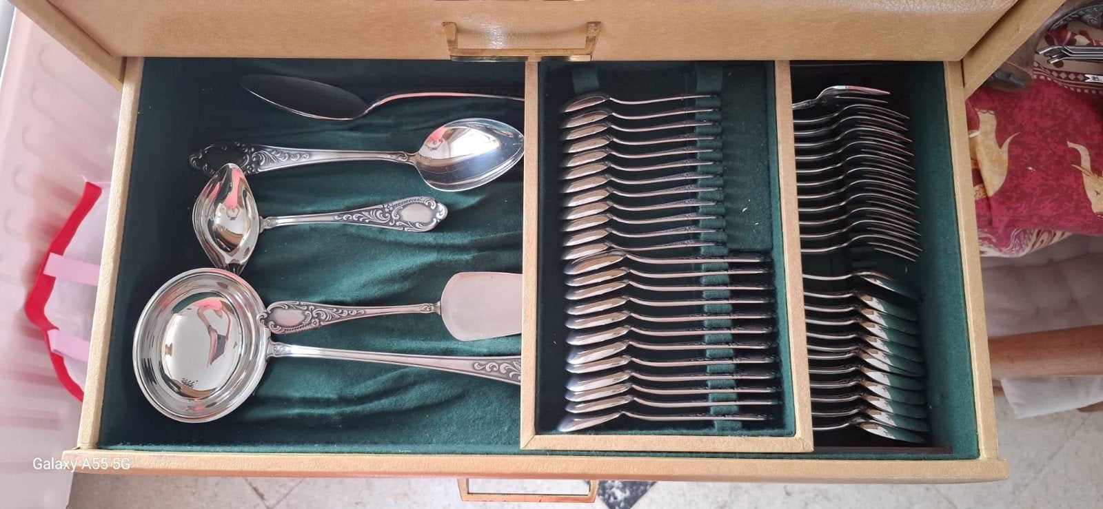 coffre couverts 12 pieces de chaque, Maison & Meubles, Cuisine | Couverts, Set de couverts, Comme neuf, Enlèvement, Autres marques