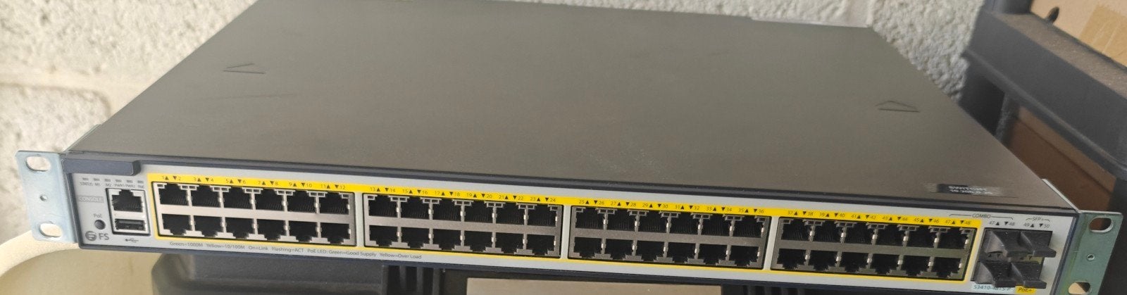 fs switch 48 poorts, Computers en Software, Netwerk switches, Ophalen, Gebruikt