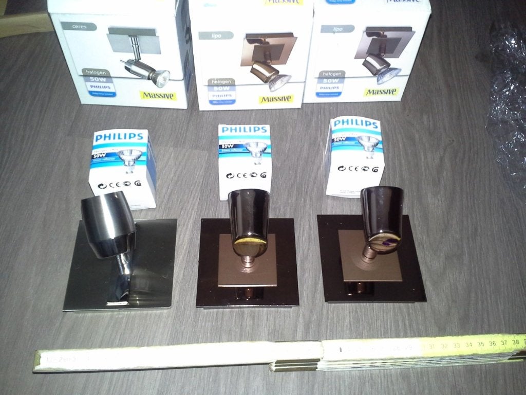 3 spots massifs, y compris une lampe. Nouveau !, Enlèvement ou Envoi, Neuf, Spot encastrable ou Spot mural