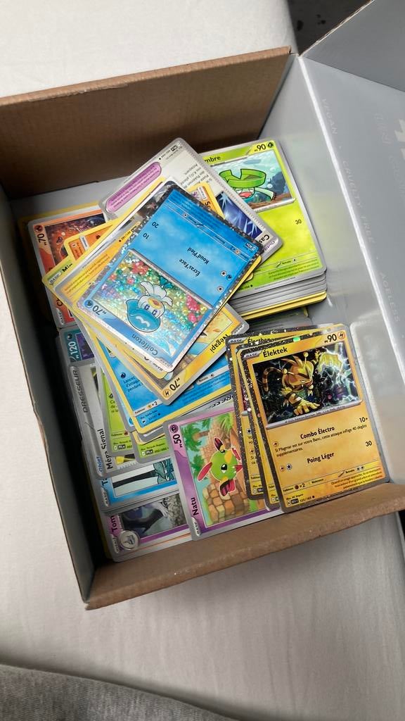 Lot de 700 cartes pokemon, Enlèvement ou Envoi, Neuf