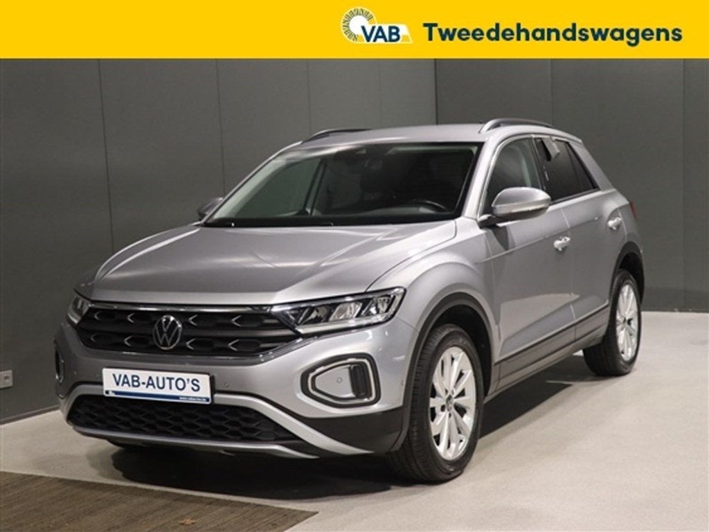 Volkswagen T-Roc   LIFE 1.0 TSI, 118 g/km, Zwart, 5 deurs, SUV of Terreinwagen