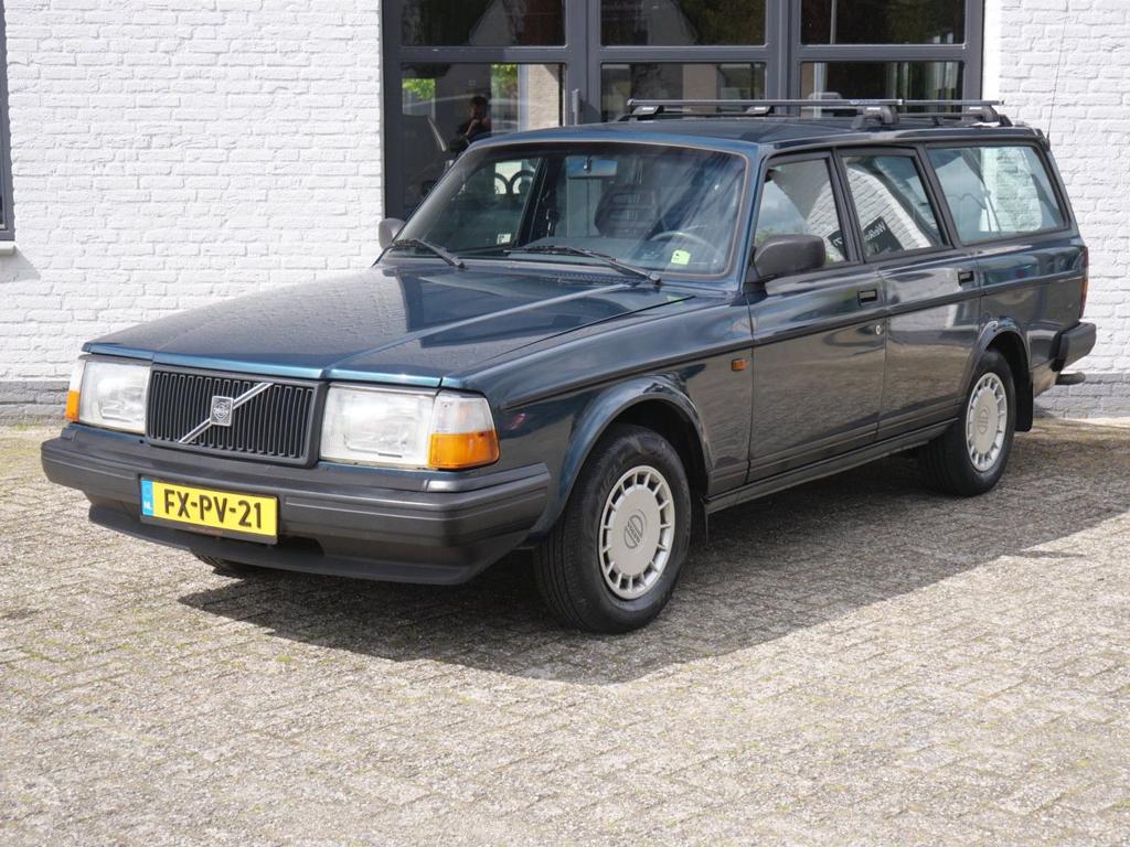 Volvo 240 2.3i Polar 2e Eigenaar Origineel Nederlands, Auto's, Volvo, Bedrijf, Centrale vergrendeling, Metaalkleur, Radio, Trekhaak