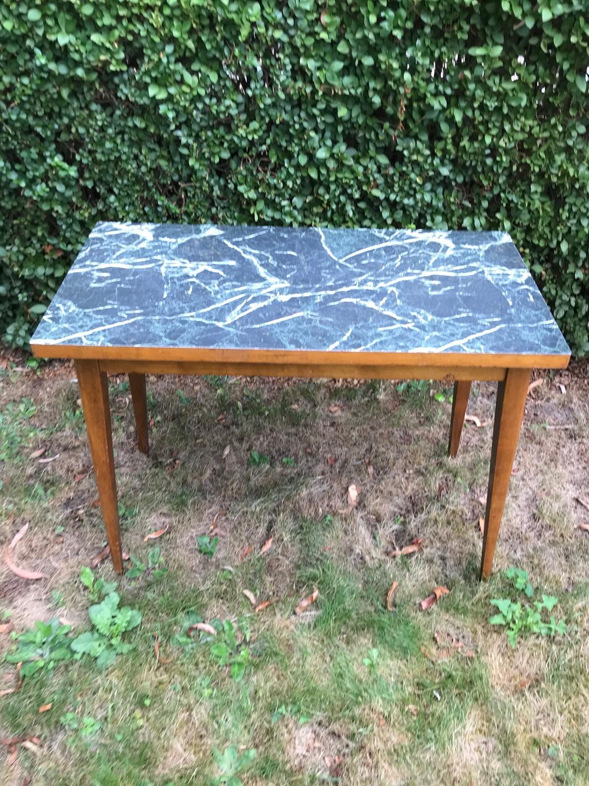 Vintage 3 houten café-tafeltjes met formica blad marmerlook, Enlèvement