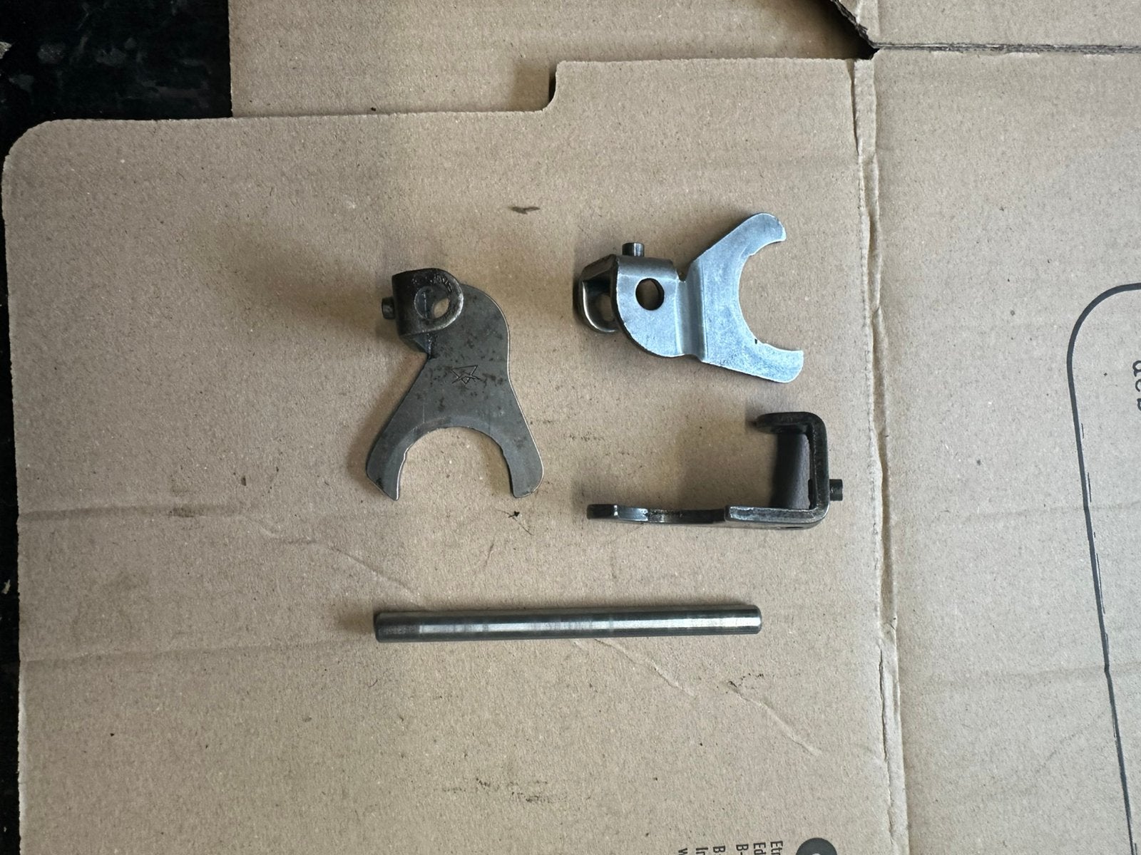Fourchettes de boite de vitesse + axe pour Minarelli am6, Vélos & Vélomoteurs, Pièces de cyclomoteur | Scooters, Enlèvement ou Envoi