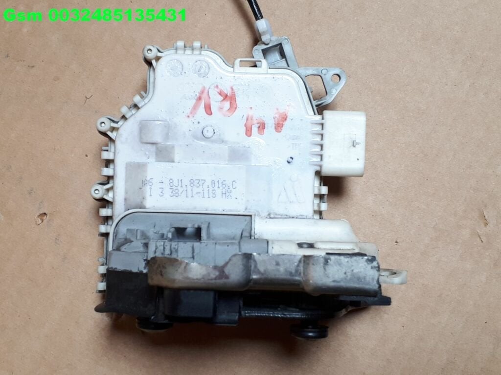 8j1837016c A8 portierslot A7 A6 A5 A4 Q5 Q7 Q3 911 991, Gebruikt, Audi, AUDI AG, Auto-Union-Strasse 1
85045  Ingolstadt, DE