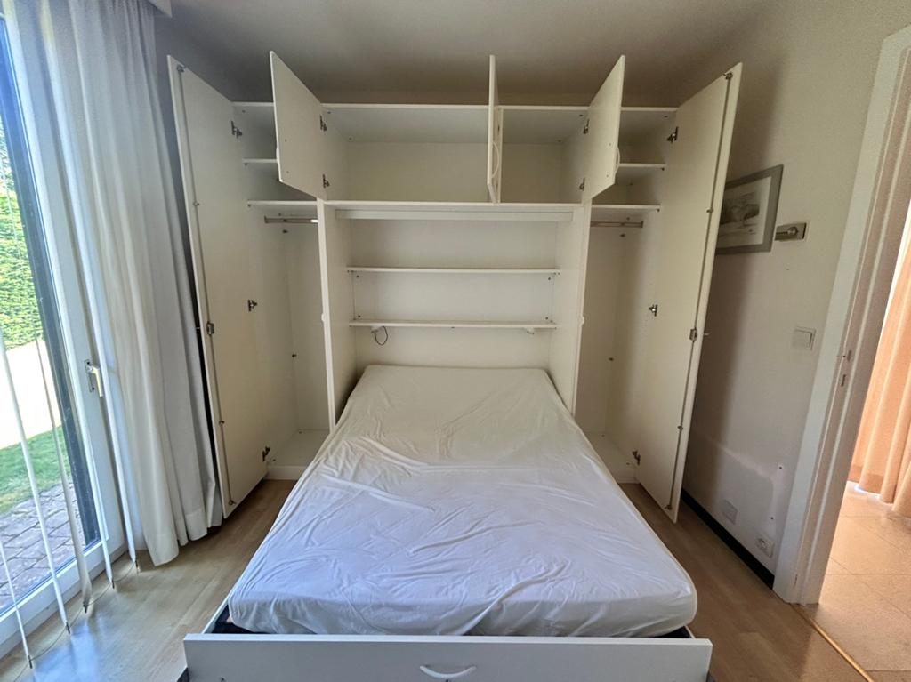 Kast met geïntegreerd uitklapbed / wandbed – 2-persoons, Ophalen, Zo goed als nieuw
