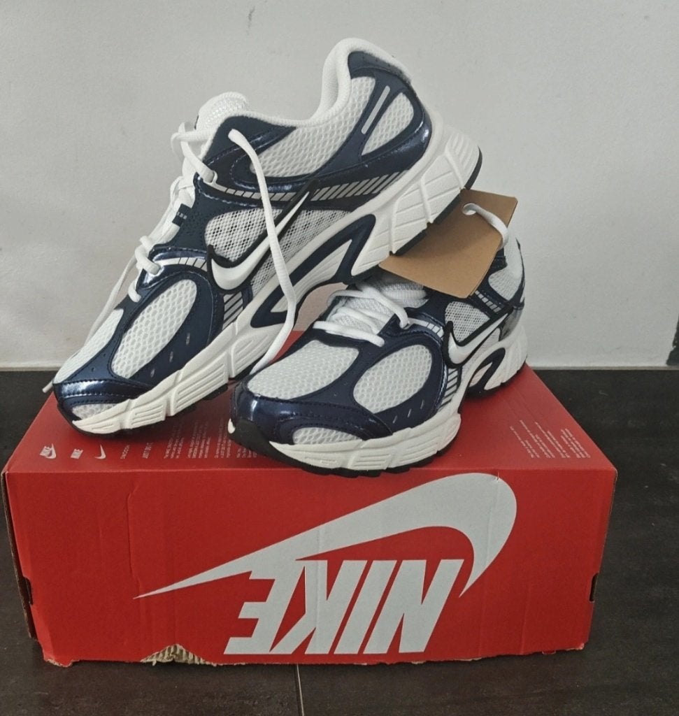 Chaussures de sport Nike V5 RNR, Neuf, Nike, Blanc, Baskets