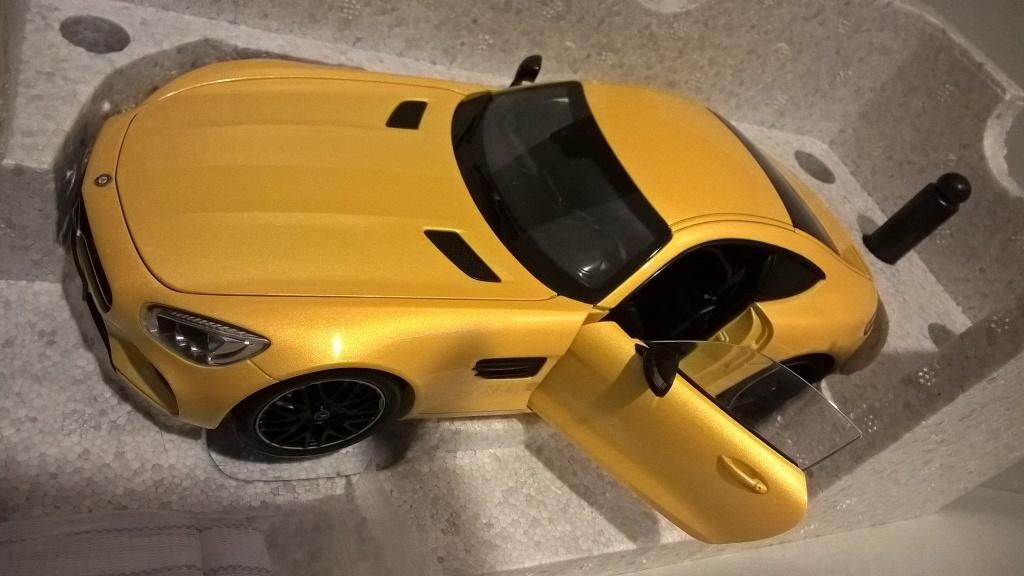 1/18 Mercedes Benz AMG GT-S (C190) SOLARBEAN 2014 Norev, Ophalen, Nieuw, Auto, Norev