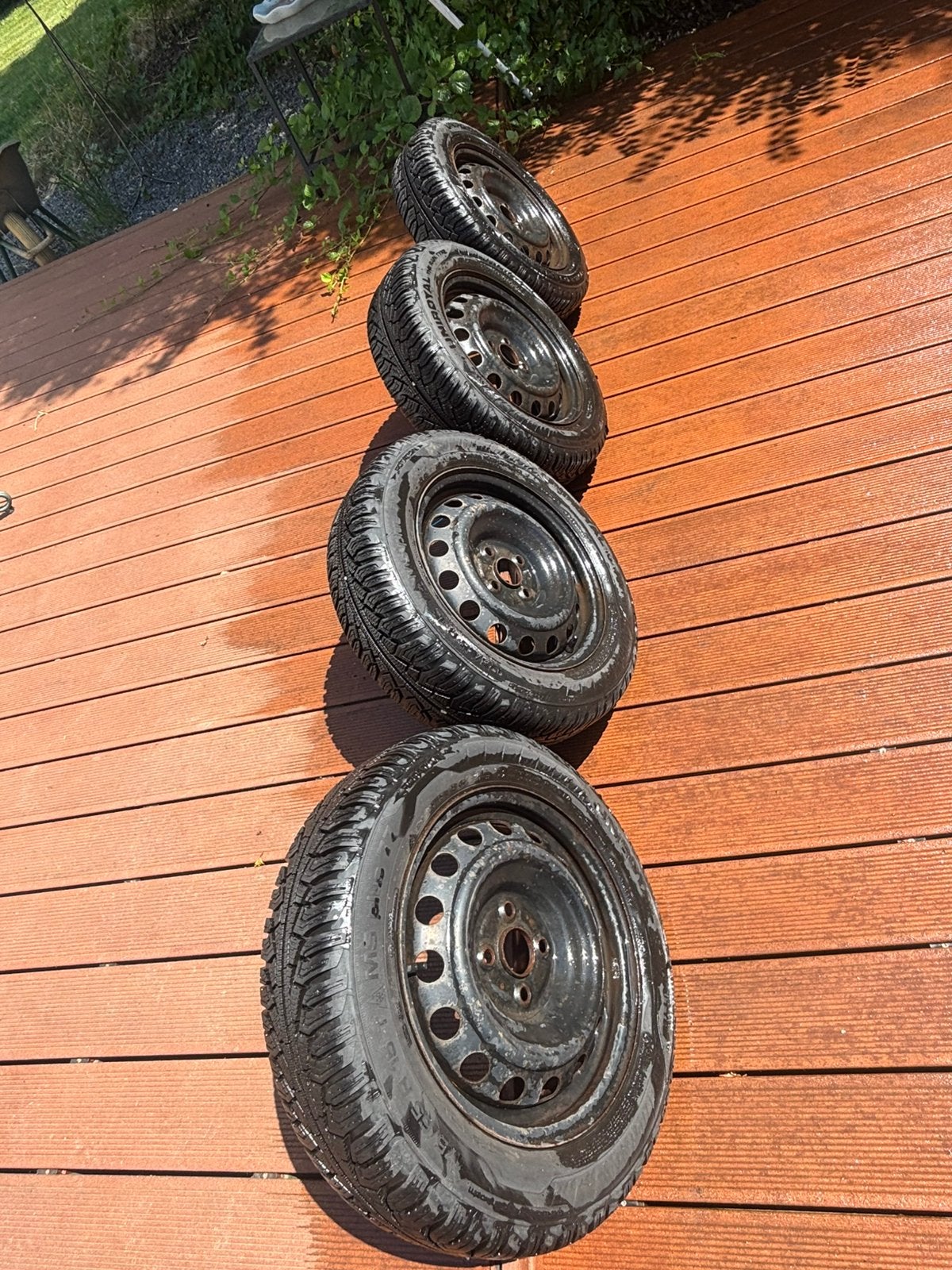 Pneus Uniroyal 175/65 R 15 T, Enlèvement