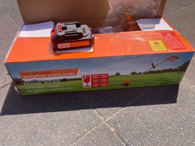 grastrimmer, Ophalen, Zo goed als nieuw, 10 tot 30 cm, Accu