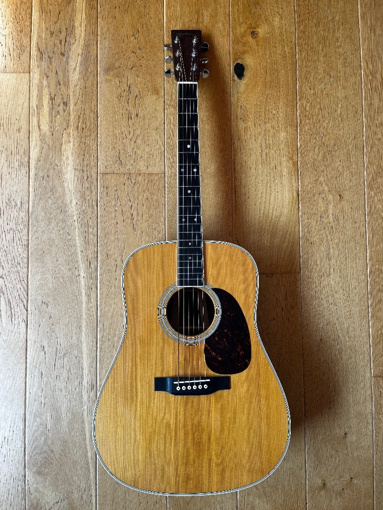 Martin D35 reimagined met K&K Pure mini, Enlèvement, Comme neuf, Guitare Western ou Guitare Folk, Avec valise