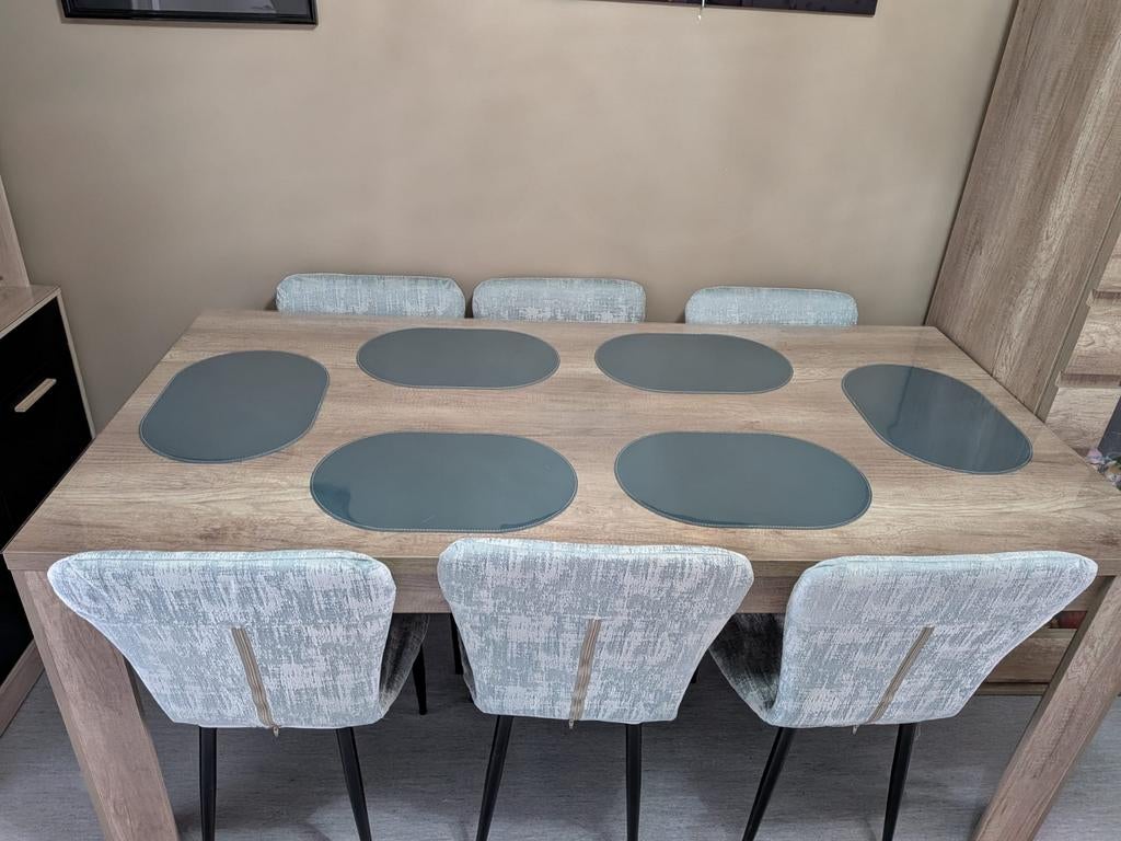 Table à manger avec 6 chaises., Enlèvement