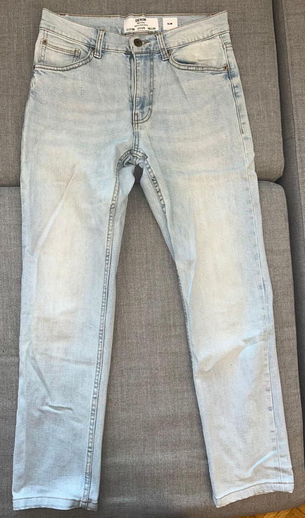 Jeans bleu clair (Slim) T36, Enlèvement ou Envoi, Comme neuf, Bleu, Bershka