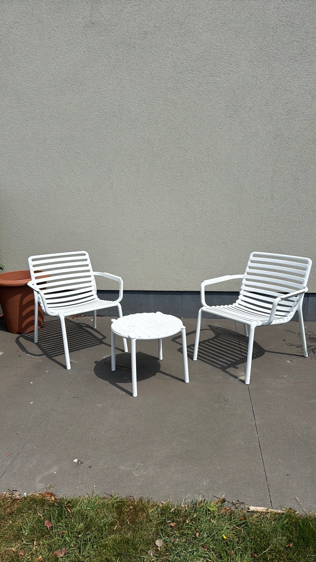 Set relax tuinstoelen (2) en bijzettafel merk Nardi Doga, Tuin en Terras, Ophalen, Zo goed als nieuw, Stapelbaar