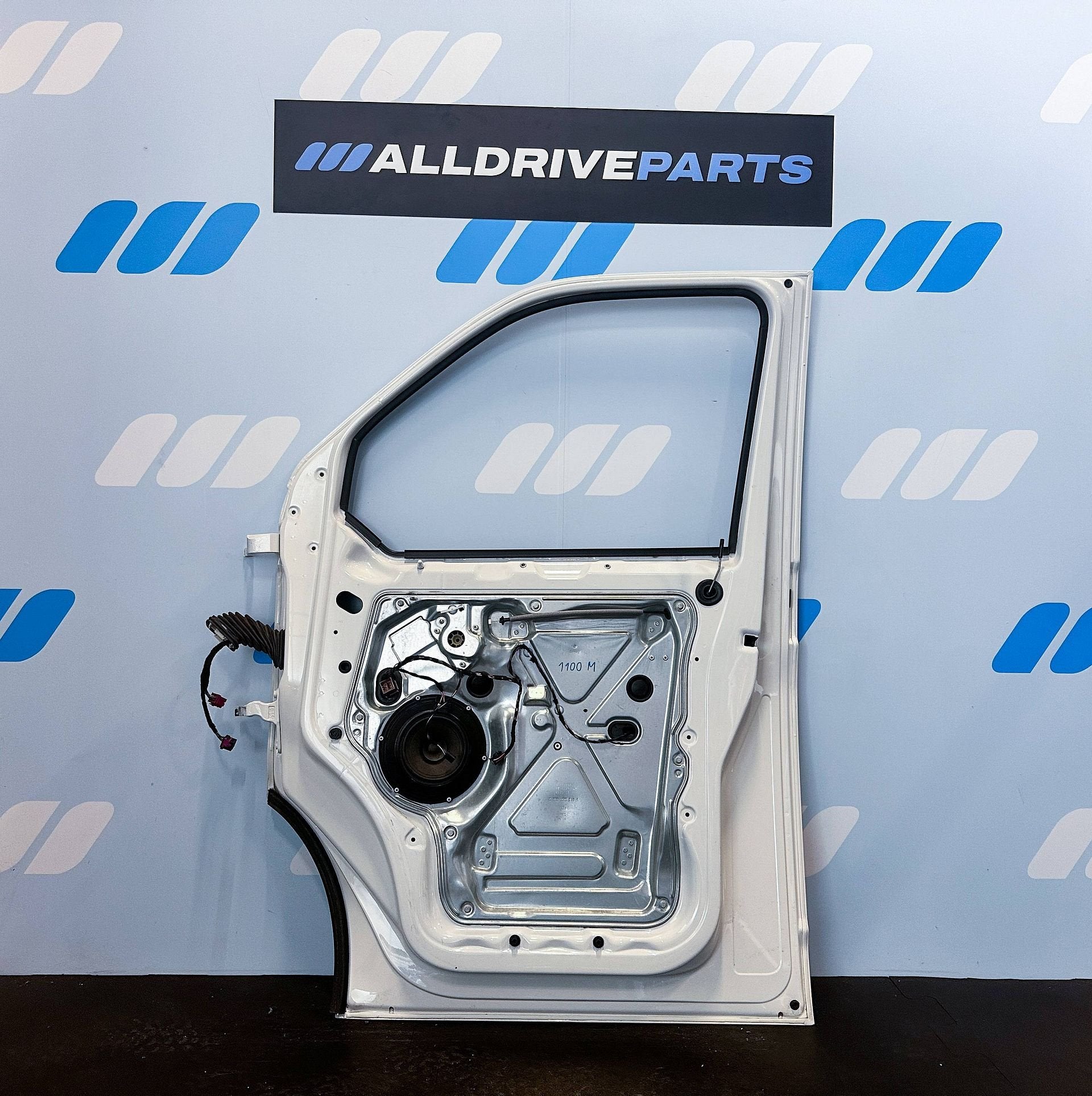 Voorportier rechts VW T6 wit LB9A 7LA831056, -, Utilisé, Porte, Avant