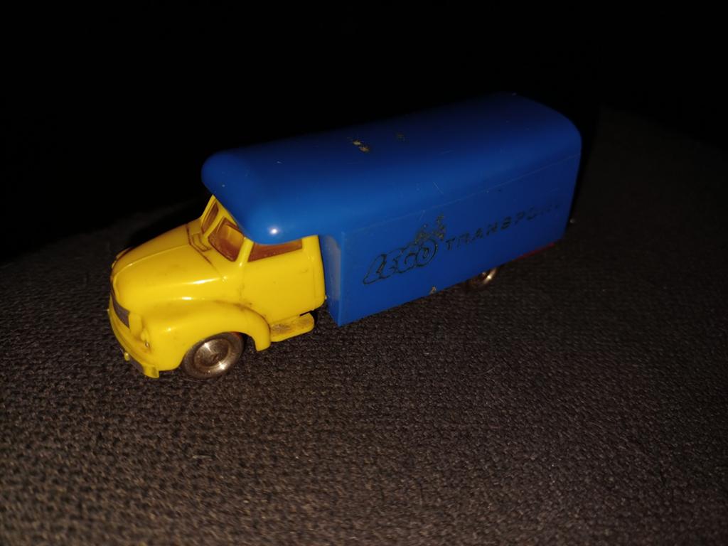 Ancien camion lego des années 50