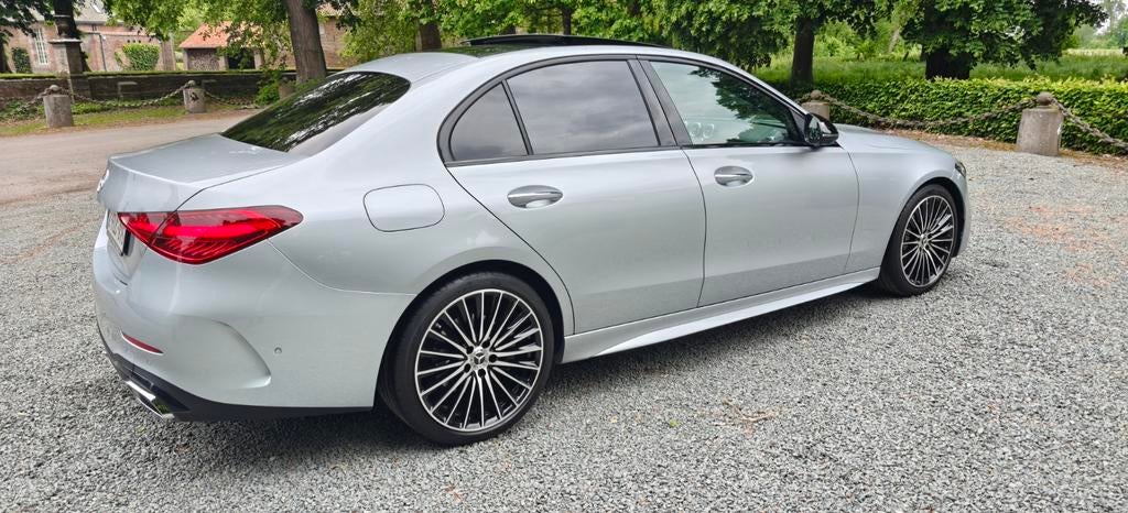 Mercedes C180 garantie 06/2028 16.900 km, VOLLEDIGE OPTIES, Automaat, 4 deurs, Achterwielaandrijving, 139 g/km